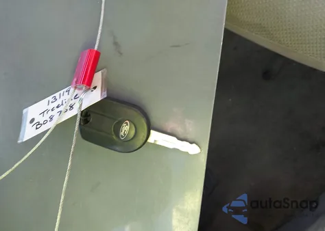 2008 Ford Escape Xlt z USA, uszkodzony, nr VIN 1FMCU93148KB08708